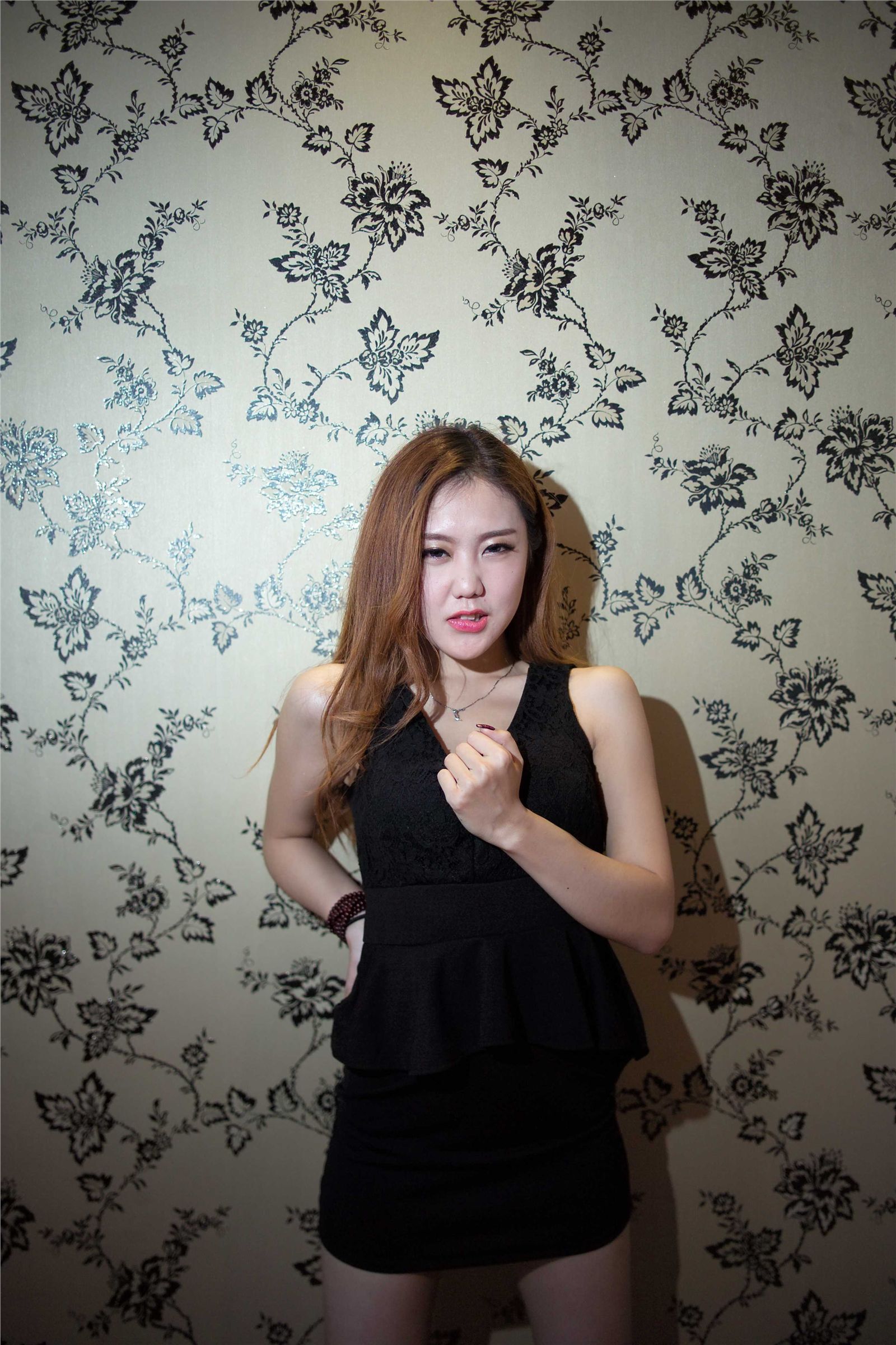 雅琪2013.05.15藝術私拍套圖 2